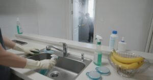 초파리 퇴치, 주방·욕실 습한 곳부터 시작하세요 - 여운 special-cleaning-tips